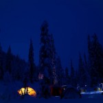 Vista-nocturna-del-campamento-en-Canada